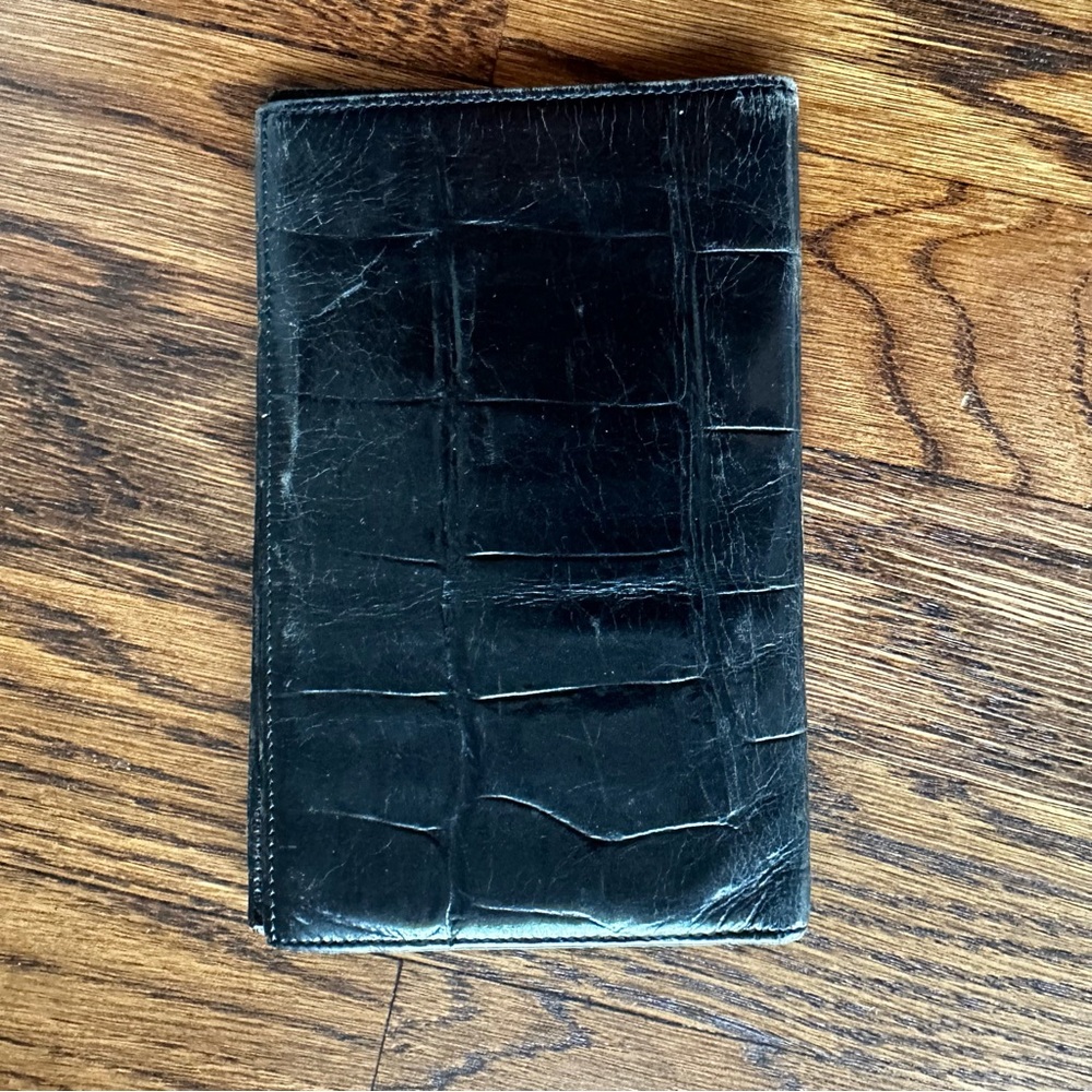Black Crocodile Embossed Bifold Large Genuine Leather Wallet